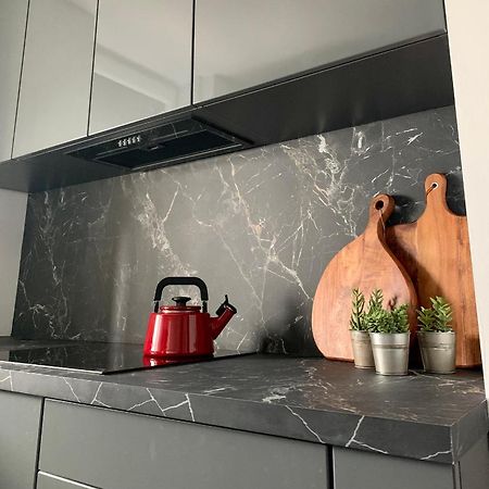 Metro Trocka Apartment Варшава Екстериор снимка