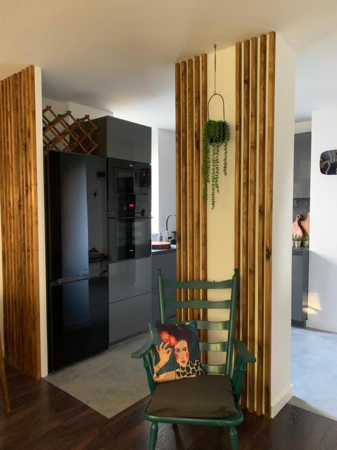 Metro Trocka Apartment Варшава Екстериор снимка