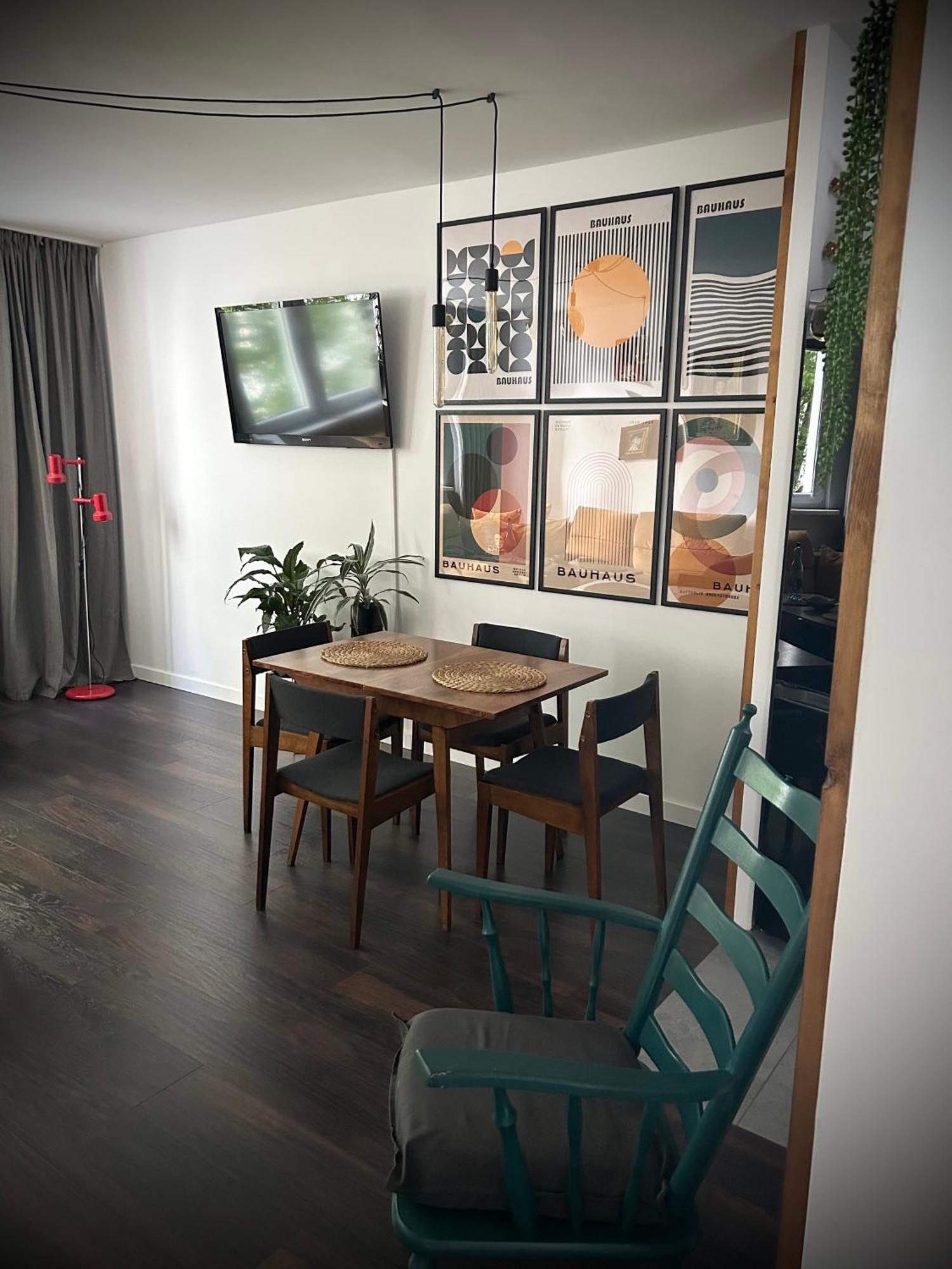Metro Trocka Apartment Варшава Екстериор снимка